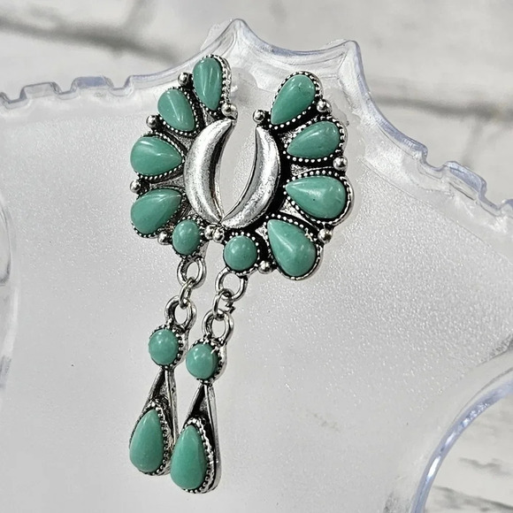 Boho Flare Women’s Small Delicate Earring Set14 - Picture 6 of 6